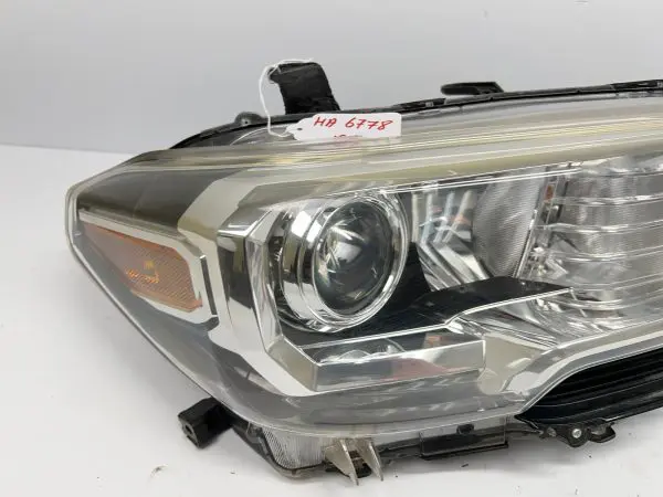 2016 2017 2018 2019 2020 2021 2022 toyota tacoma halogen  right oem headlight - Image 6