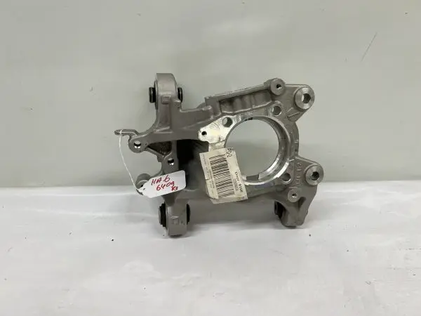 OEM 68200071ad. 2015 2016 2017 Chrysler 200 Rear Left Knuckle Genuine