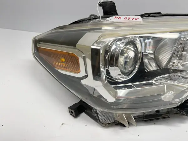 2016 2017 2018 2019 2020 2021 2022 toyota tacoma halogen  right oem headlight - Image 7