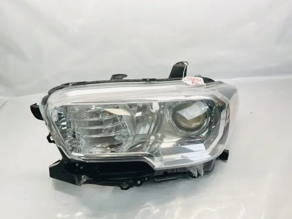 2016 2017 2018 2019 2020 2021 2022 TOYOYA TACOMA HALOGEN LEFT OEM HEADLIGHT