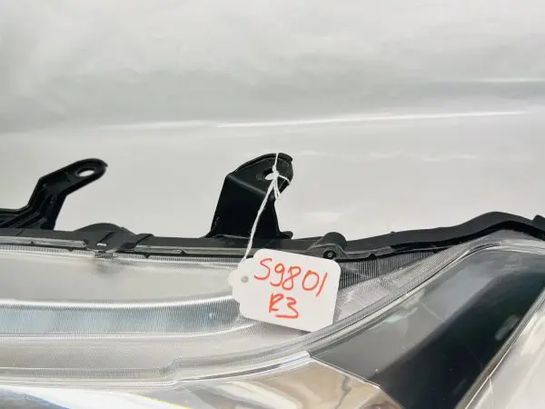 2016 2017 2018 2019 2020 2021 2022 TOYOYA TACOMA HALOGEN LEFT OEM HEADLIGHT - Image 4