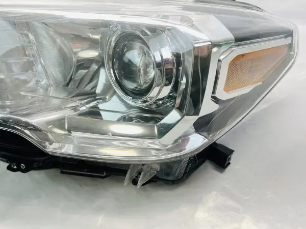 2016 2017 2018 2019 2020 2021 2022 TOYOYA TACOMA HALOGEN LEFT OEM HEADLIGHT - Image 11