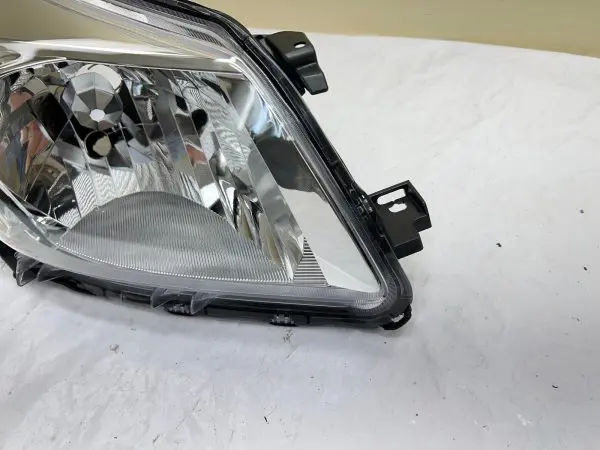 NICE 2008 2009 2010 2011 2012 TOYOTA SCION XD HALOGEN FRONT RIGHT OEM HEADLIGHT - Image 2