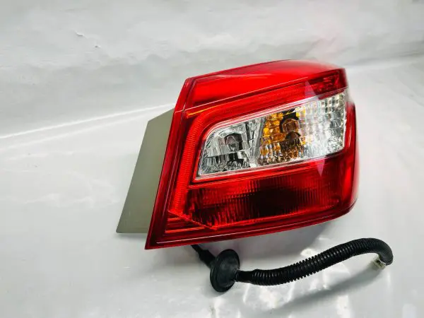 2016 2017 2018 2019 NISSAN SENTRA HALOGEN LED REAR RIGHT  OEM TAIL LIGHT - Image 9