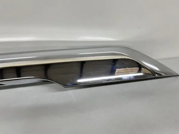 84431662 2017 2018 2019 GMC ACADIA REAR OEM TAILGATE CHROME TRIM MOLDING - Image 3