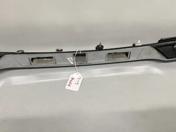 84431662 2017 2018 2019 GMC ACADIA REAR OEM TAILGATE CHROME TRIM MOLDING - Image 13