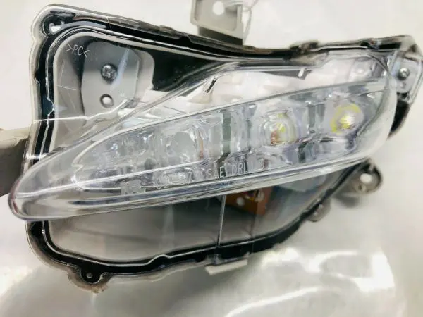 2017 2018 2019 TOYOTA COROLLA LED FRONT LEFT OEM RUNNING LIGHT FOG LIGHT - Image 9