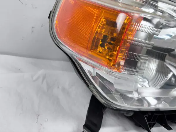 ALL TABS 2010 2011 2012 2013 TOYOTA 4RUNNER HALOGEN FRONT RIGHT OEM HEADLIGHT - Image 10