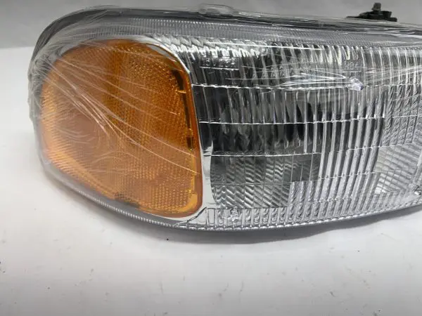 1999-2001 2002 2003 2004 2005 2006 Gmc Sierra Gmc Yukon Front Right Headlight - Image 8