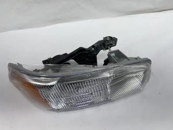 1999-2001 2002 2003 2004 2005 2006 Gmc Sierra Gmc Yukon Front Right Headlight - Image 12