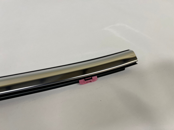86823419 2019-2022 2023 chevy silverado 1500 front right door belt molding oem - Image 2