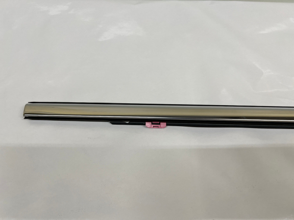 86823419 2019-2022 2023 chevy silverado 1500 front right door belt molding oem - Image 6