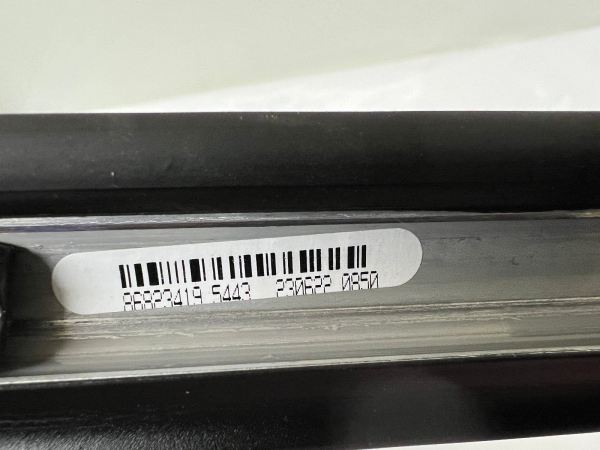 86823419 2019-2022 2023 chevy silverado 1500 front right door belt molding oem - Image 9