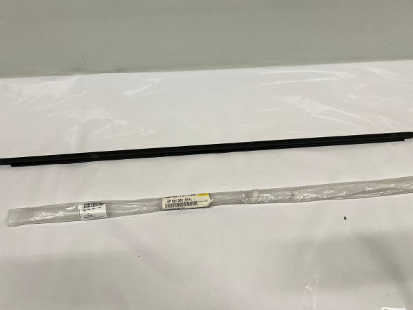 5nn8394785ap 2018-2020 2021 2022 2023 vw tiguan rear right door belt molding oem