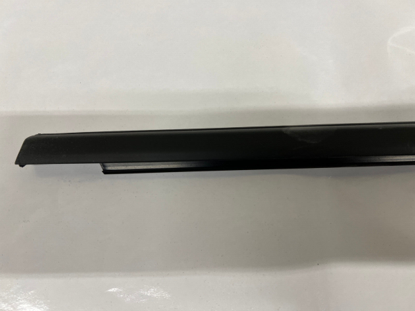 5nn8394785ap 2018-2020 2021 2022 2023 vw tiguan rear right door belt molding oem - Image 2