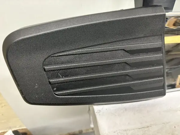 2019 2020 2021 2022 2023 2024 CHEVY SILVERADO 1500 LF OEM RUNNING BOARD 84011396 - Image 8