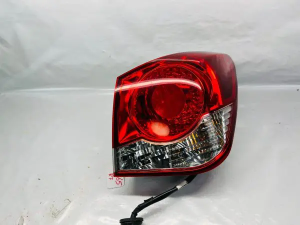 2011 2012 2013 2014 2015 2016 CHEVY CRUZE REAR RIGHT OEM TAIL LIGHT GENUINE - Image 2
