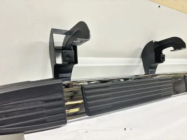 2019 2020 2021 2022 2023 2024 CHEVY SILVERADO 1500 LF OEM RUNNING BOARD 84011396 - Image 11