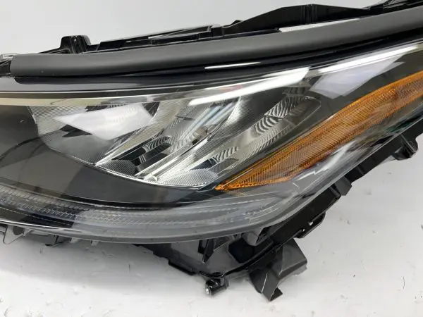 2020 2021 2022 2023 toyota highlander led front left oem headlight  10100-8a06m - Image 6