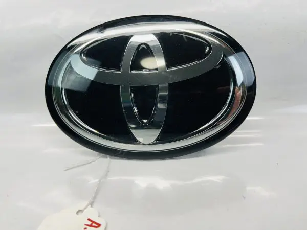 53141-33130 TOYOTA AVALON HIGHLANDER CAMRY SIENNA RAV4 FRONT OEM EMBLEM GENUINE - Image 2