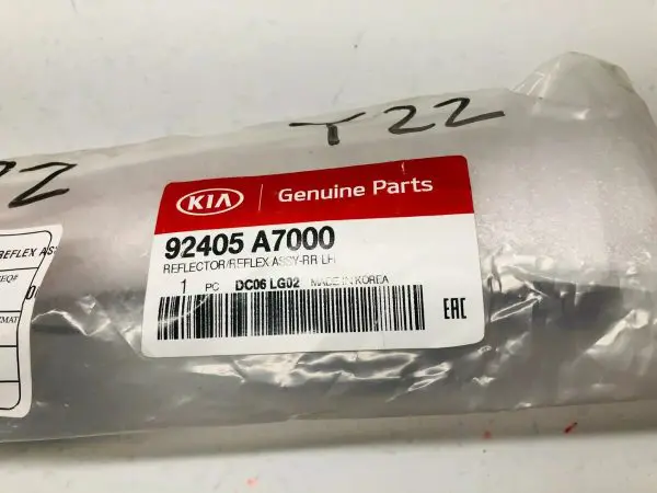 INS QUALITY 92405A7000, 2014 2015 2016 KIA FORTE REAR LEFT OEM BUMPER REFLECTOR