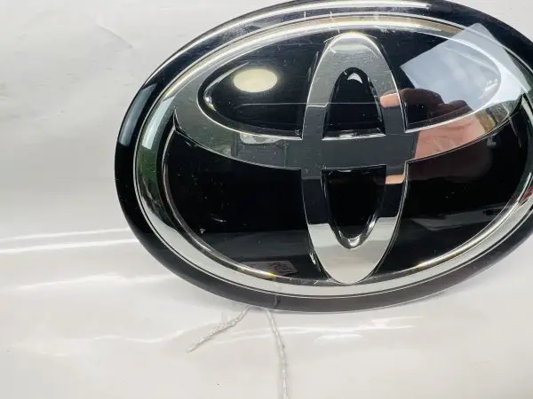 53141-33130 TOYOTA AVALON HIGHLANDER CAMRY SIENNA RAV4 FRONT OEM EMBLEM GENUINE - Image 7