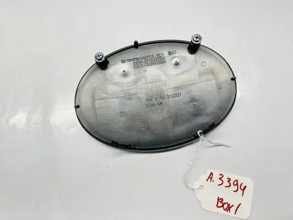 53141-33130 TOYOTA AVALON HIGHLANDER CAMRY SIENNA RAV4 FRONT OEM EMBLEM GENUINE - Image 11
