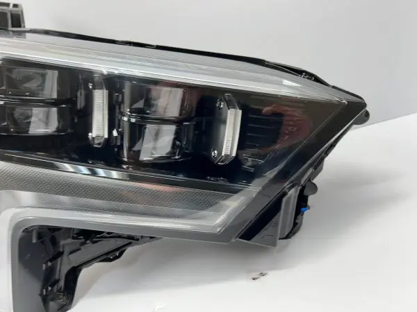 2022 2023 2024 toyota tundra platinum full led front right oem headlight - Image 3