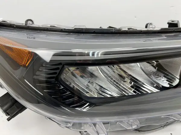 🎈🎈2019 2020 2021 TOYOTA RAV4 LED FRONT RIGHT OEM HEADLIGHT BLACK BEZEL - Image 9