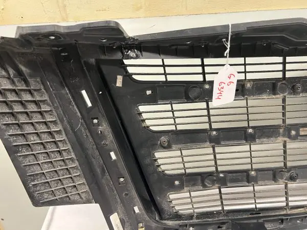 2015 2015 2017 2018 2019 2020 cadillac escalade chrome front oem grille w camera - Image 20
