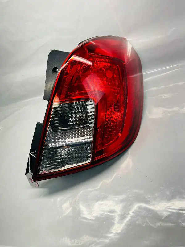 2013 2014 2015 CHEVROLET CHEVY CAPTIVA REAR RIGHT OEM TAIL LIGHT PASSENGER - Image 2
