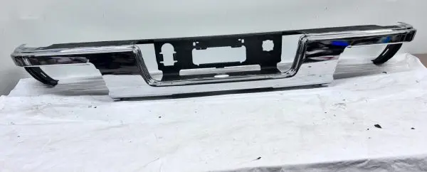 OEM 2015-2018 2019 2020 2021 2022 CHEVY COLORADO REAR BUMPER CHROME 84568268