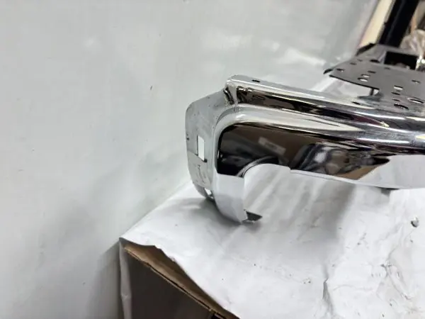 OEM 2015-2018 2019 2020 2021 2022 CHEVY COLORADO REAR BUMPER CHROME 84568268 - Image 3
