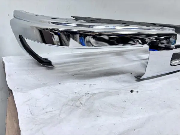 OEM 2015-2018 2019 2020 2021 2022 CHEVY COLORADO REAR BUMPER CHROME 84568268 - Image 5