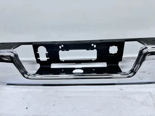 OEM 2015-2018 2019 2020 2021 2022 CHEVY COLORADO REAR BUMPER CHROME 84568268 - Image 8