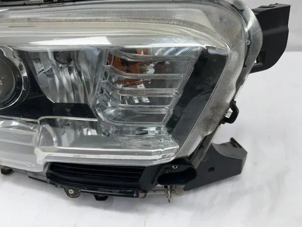 2016 2017 2018 2019 2020 2021 2022 toyota tacoma haloge led right oem headligh - Image 3
