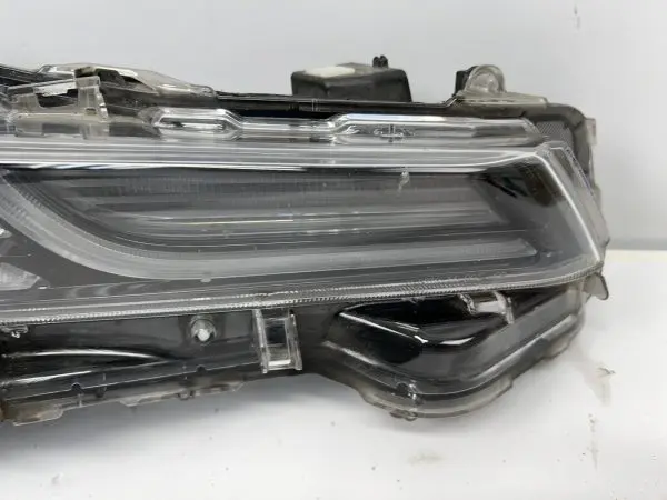 2020 2021 2022 TOYOTA COROLLA FULL LED FRONT RIGHT OEM HEADLIGHT BROKEN TABS - Image 4