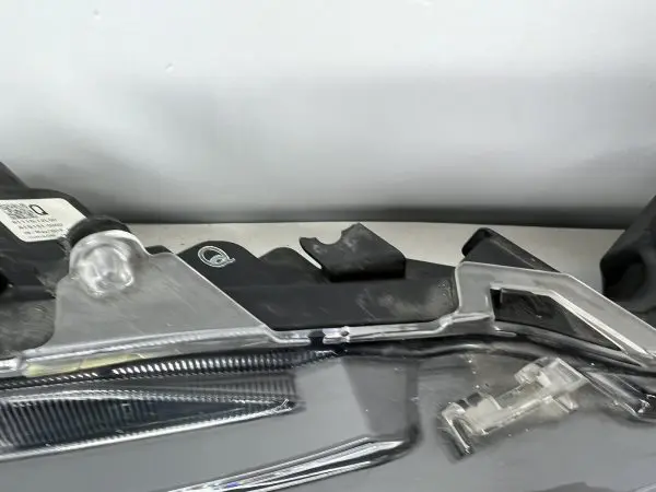 2020 2021 2022 TOYOTA COROLLA FULL LED FRONT RIGHT OEM HEADLIGHT BROKEN TABS - Image 14