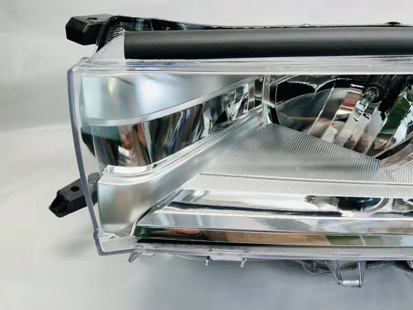 NICE ALL TABS 2017 2018 2019 TOYOTA HIGHLANDER HALOGEN FRONT LEFT HEADLIGHT - Image 2