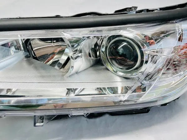 NICE ALL TABS 2017 2018 2019 TOYOTA HIGHLANDER HALOGEN FRONT LEFT HEADLIGHT - Image 4