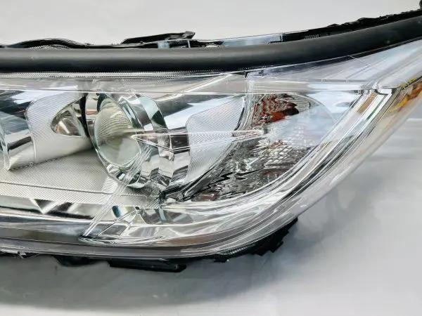 NICE ALL TABS 2017 2018 2019 TOYOTA HIGHLANDER HALOGEN FRONT LEFT HEADLIGHT - Image 5