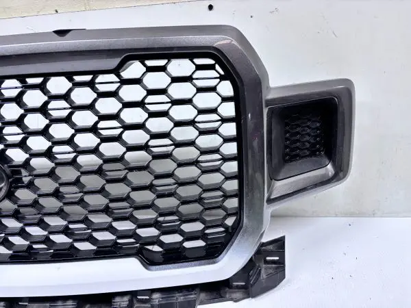 3Z8200SL  2018 2019 2020 FORD F150 HONEYCOMB  FRONT OEM GRILLE GENUINE - Image 2