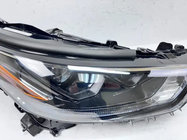 100008A0M4 2020 2021 2022 2023 TOYOTA HIGHLANDER LED FRONT RIGHT OEM HEADLIGHT - Image 4