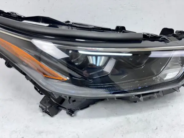 100008A0M4 2020 2021 2022 2023 TOYOTA HIGHLANDER LED FRONT RIGHT OEM HEADLIGHT - Image 5