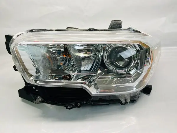 2016 2017 2018 2019 2020 2021 2022 TOYOTA TACOMA HALOGEN LEFT OEM HEADLIGHT - Image 2