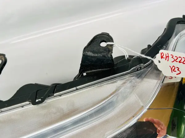 2016 2017 2018 2019 2020 2021 2022 TOYOTA TACOMA HALOGEN LEFT OEM HEADLIGHT - Image 6