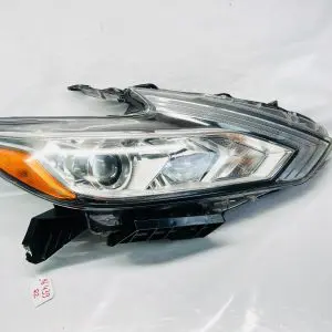 2016 2017 2018 NISSAN ALTIMA HALOGEN FRONT RIGHT OEM HEADLIGHT