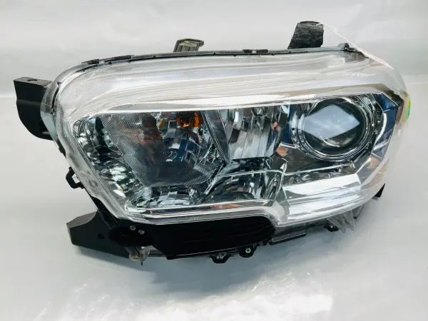 2016 2017 2018 2019 2020 2021 2022 TOYOTA TACOMA HALOGEN LEFT OEM HEADLIGHT - Image 9