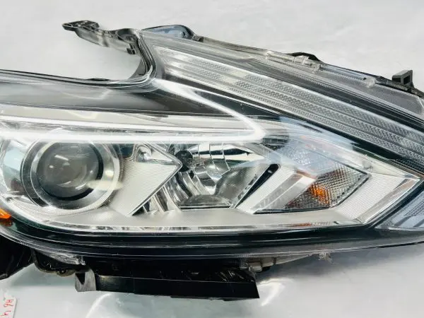2016 2017 2018 NISSAN ALTIMA HALOGEN FRONT RIGHT OEM HEADLIGHT - Image 3