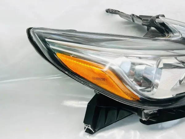 2016 2017 2018 NISSAN ALTIMA HALOGEN FRONT RIGHT OEM HEADLIGHT - Image 5